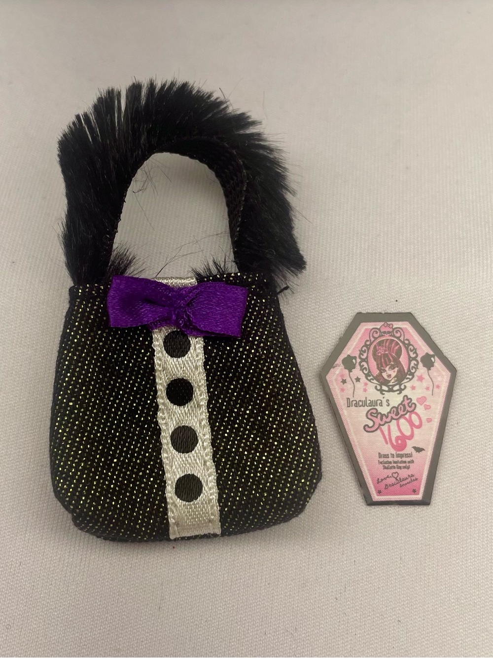 Monster High Sweet 1600 Clawdeen Wolf Purse and Draculaura Birthday Invitation